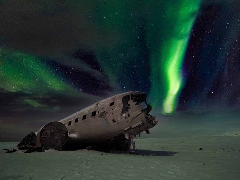 iceland,abandoned plane,aurora,long exposure,travel,fuji film gfx,nightscape, Night drama фото превью