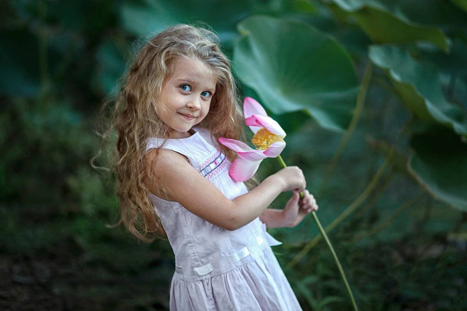 , Надежда Антонова