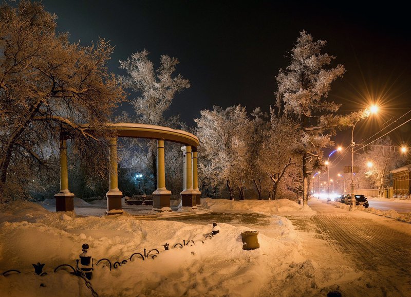 ночь, город В призрачном свете фото превью