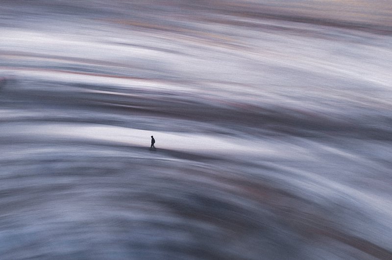 один человек фото превью