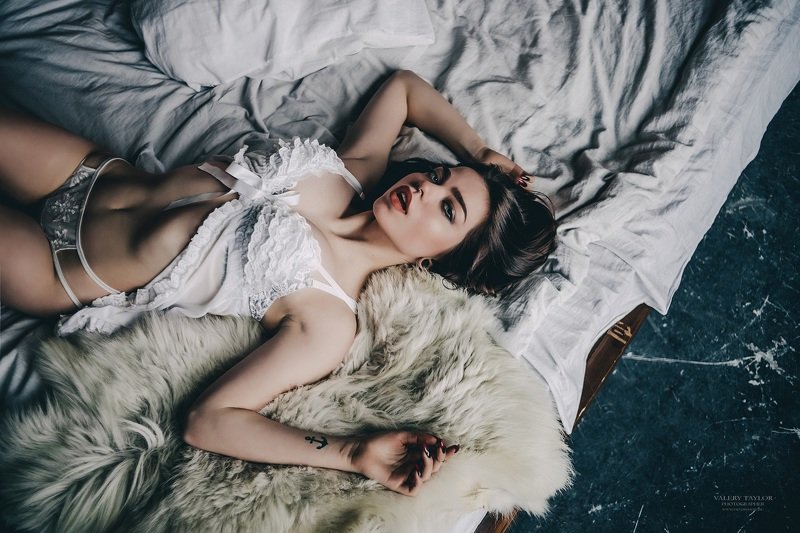 фотограф москва девушка модель студия свет фотография тело красота canon позирование гламур портрет стиль В ожидании... фото превью