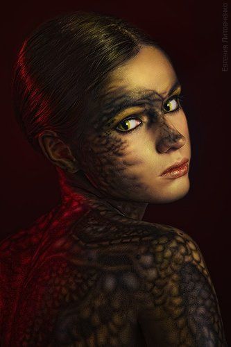 В змеиной коже (серия)