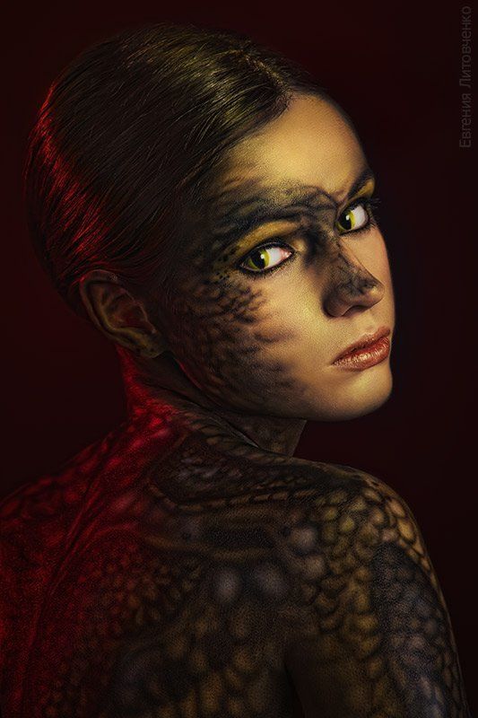 бодиарт, ню В змеиной коже (серия) фото превью