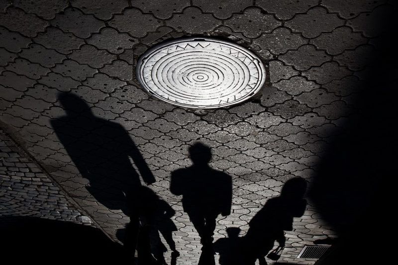 Тени под солнцем фото превью