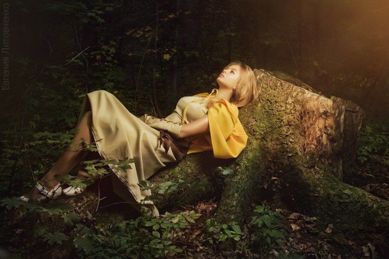 Желтый плащик фото превью