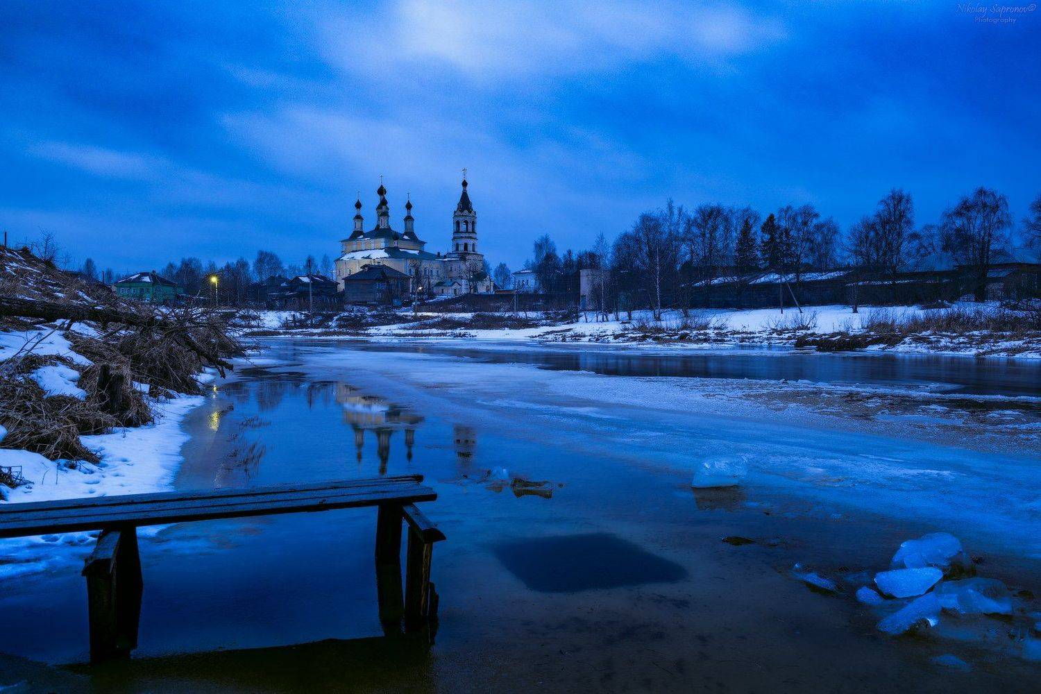 солигалич, кострома, костромская область, собор рождества пресвятой богородицы, зима, крещение, прорубь, река, лед, прорубь, мороз, холод, зимний пейзаж, Николай Сапронов