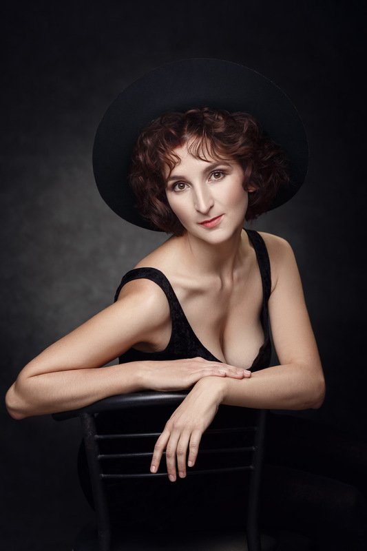 портрет, цвет, чб, девушка, шляпа, мини, черный, поза, руки, 85 мм, *** фото превью