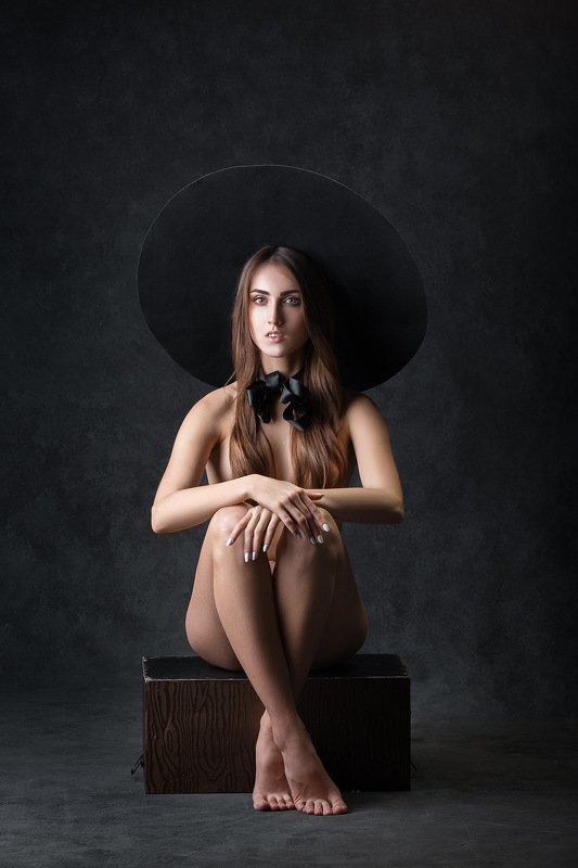 ню, красивая девушка, шляпа, студийный, фешн *** фото превью