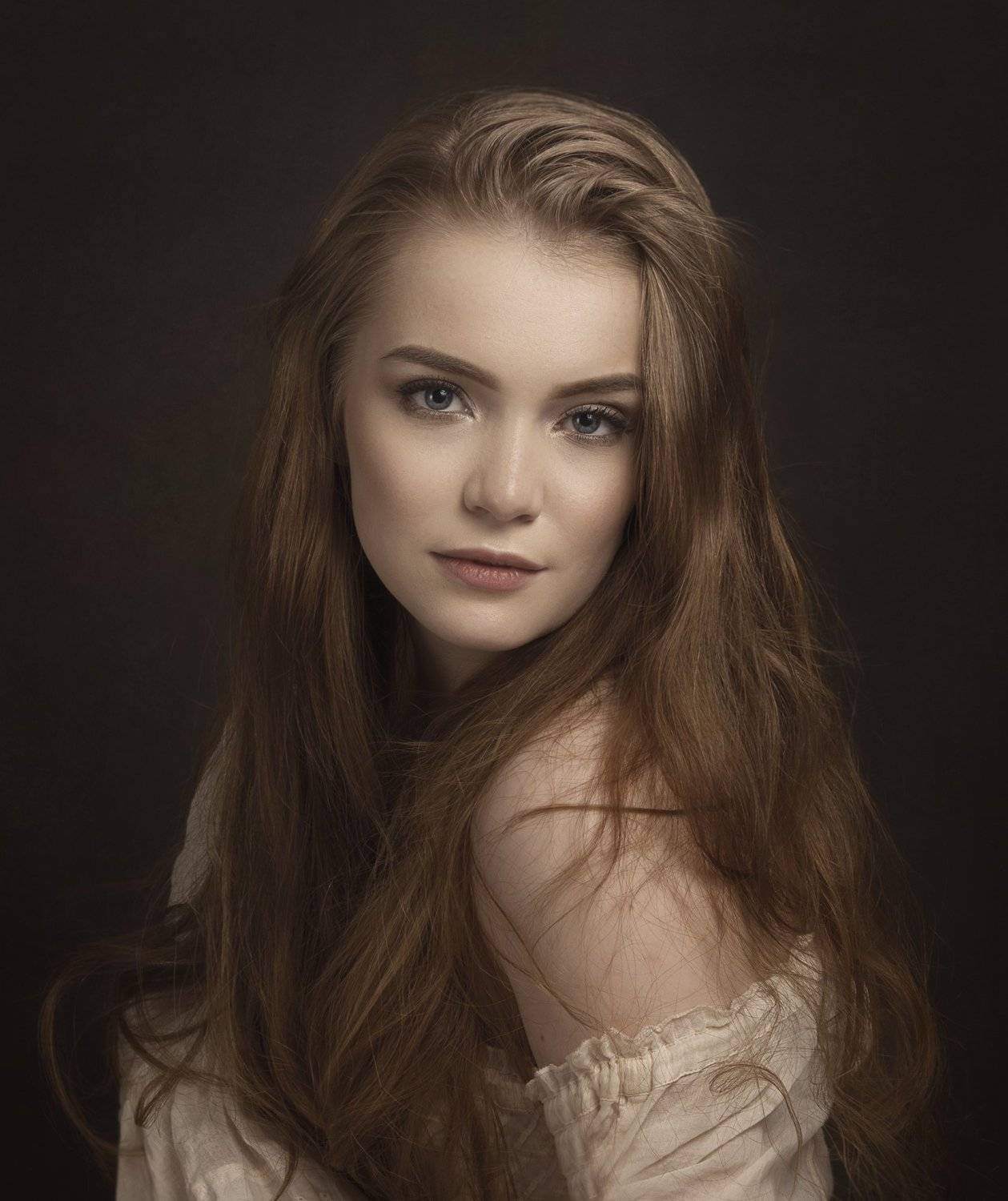 портрет , взгляд ,красивая девушка , цвет ,волосы , красивые губы ,нежность , таинственность, Natalia Kholodova