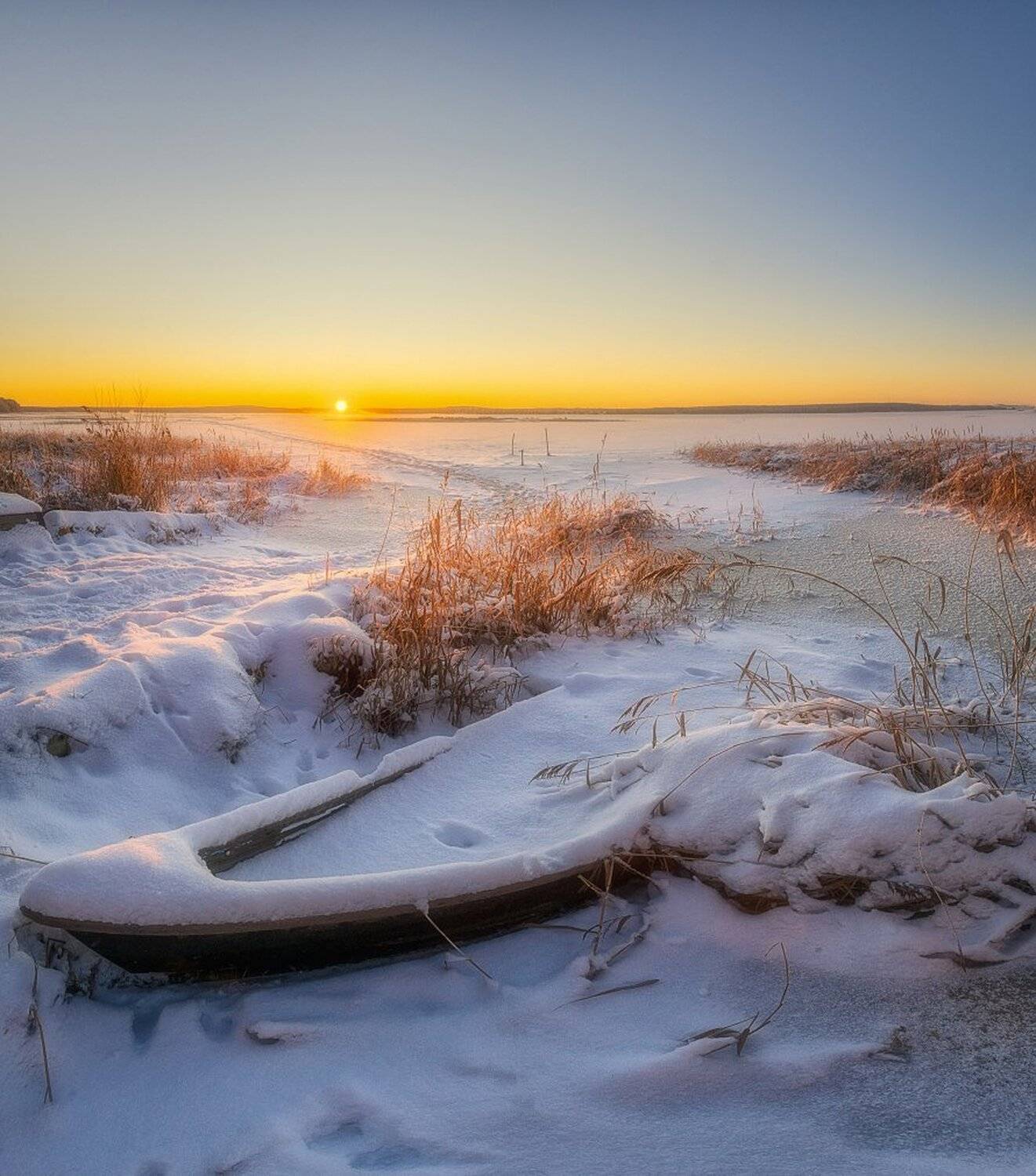 , Устюжанин Михаил