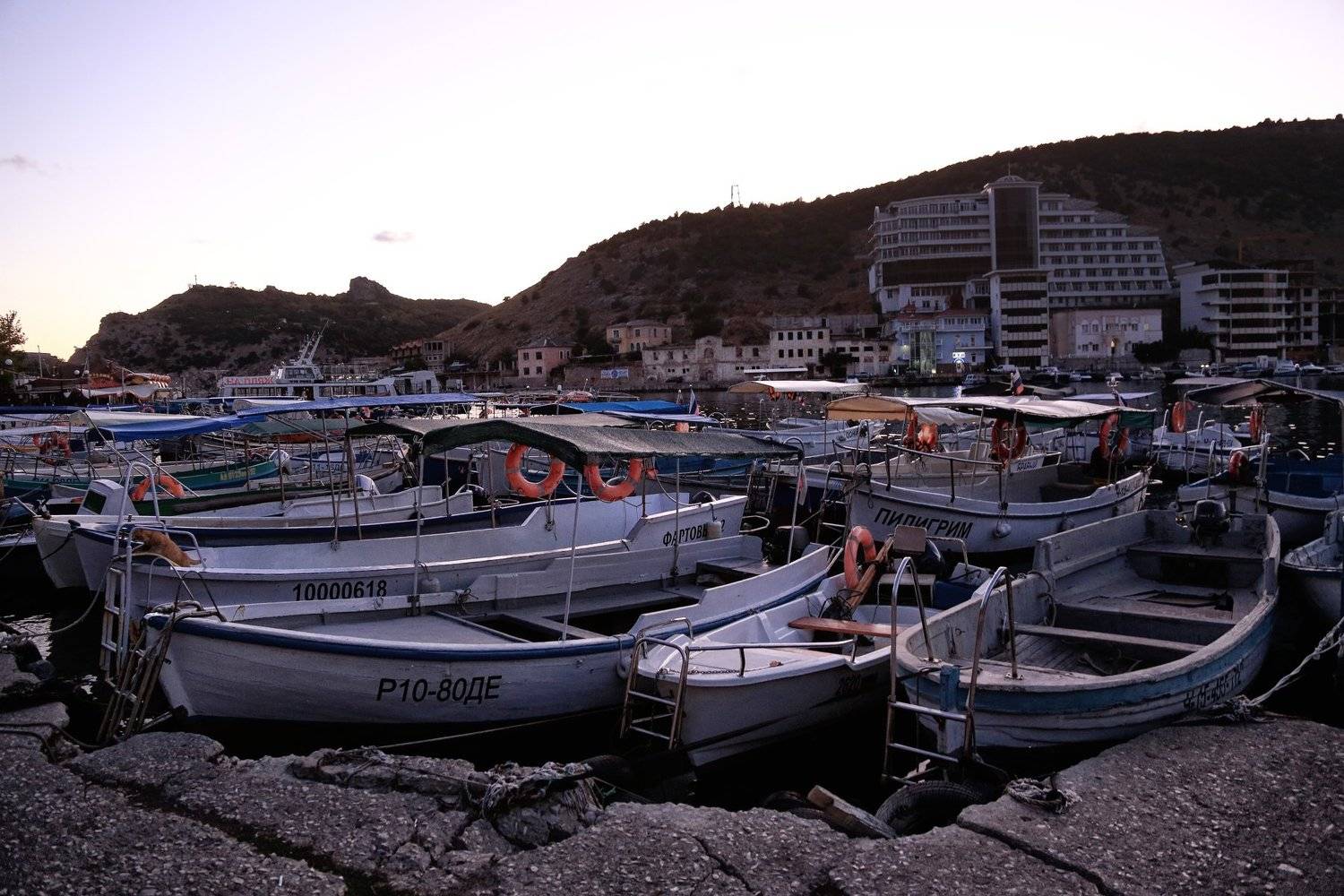 Бухта, Балаклава, море, закат, лодки, яхты, Александр БАРДЕНЦЕВ