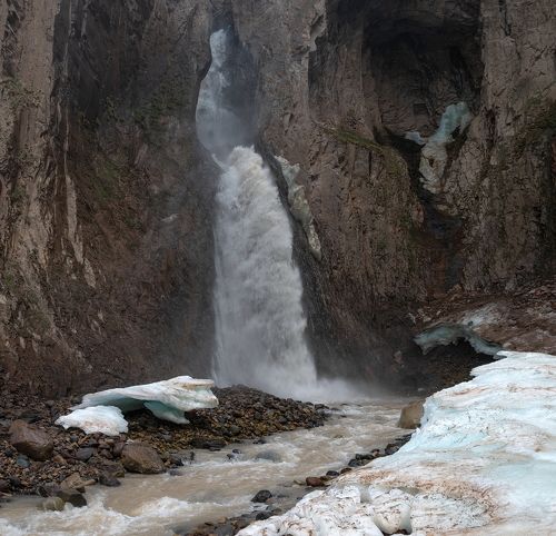 ВОДОПАД КАРАКАЯ СУ