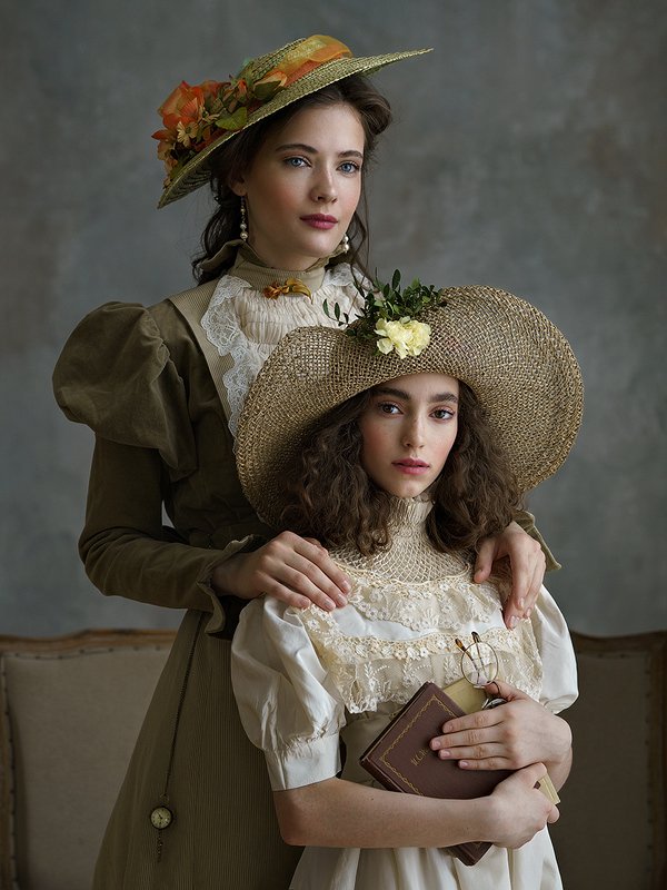 Vika & Anya