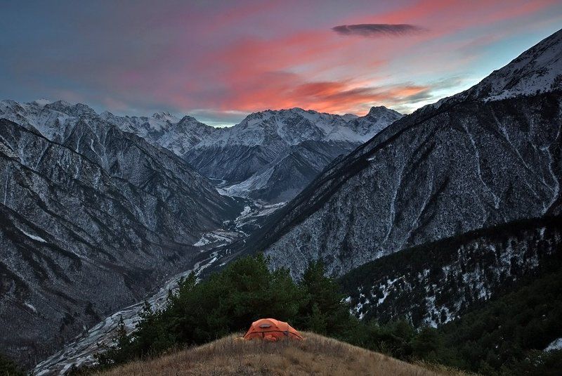 горы, кавказ, осетия, закат, пейзаж, туризм Ночевка над долиной Уруха фото превью