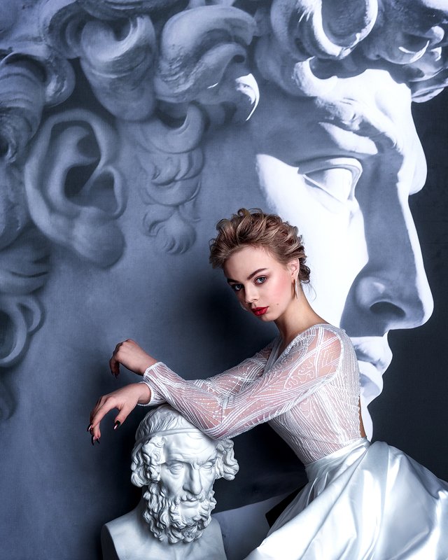 fine art, stone head, portrait, blond, портрет, мраморная голова, девушка, блондинка, красные губы, red lips Alive фото превью