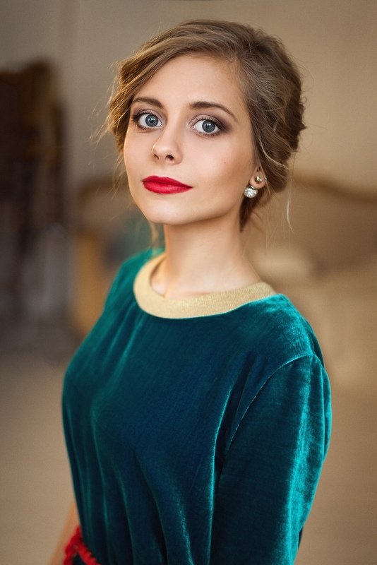 портрет Юля фото превью