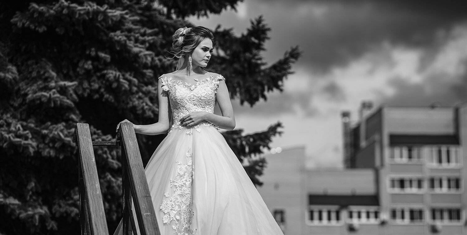 свадьба, свадебная фотосессия,  невеста, свадебное платье, счастье, любовь, портрет, ч/б, чёрное-белое фото, portrait, b&w, bride, wedding, autumn, happy, love, white dress, Владимир Васильев