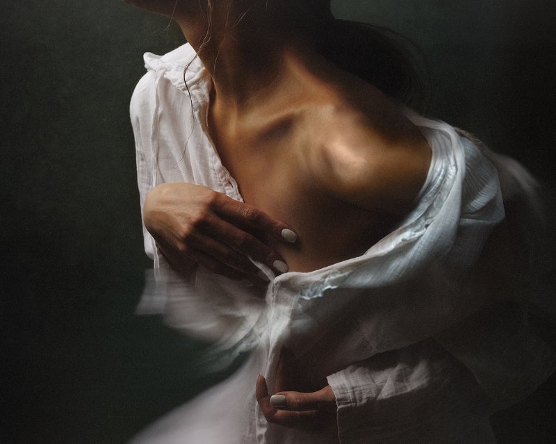 The cold night surrounds me фото превью