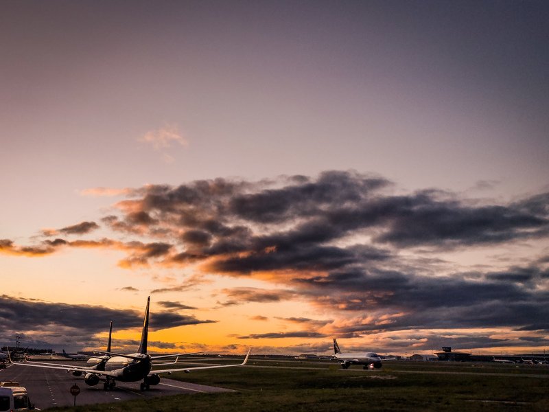 самолёт, самолёты, аэропорт, закат, небо, sky, sunset, airport, airplan Рабочие моменты фото превью