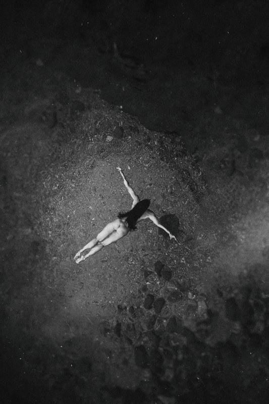 naked, nude, fineart, girl, female, model, bw, summer, sea, body, ass, butt, body, pretty, underwater Cross... фото превью