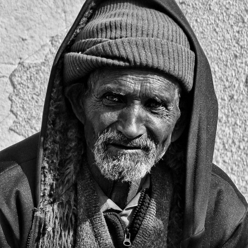 bnw portrait oldman фото превью