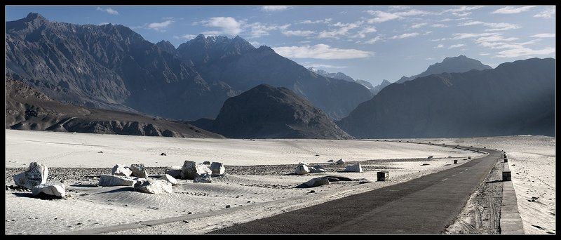 пакистан, балтистан, горы Каракорумский Хайвей. фото превью