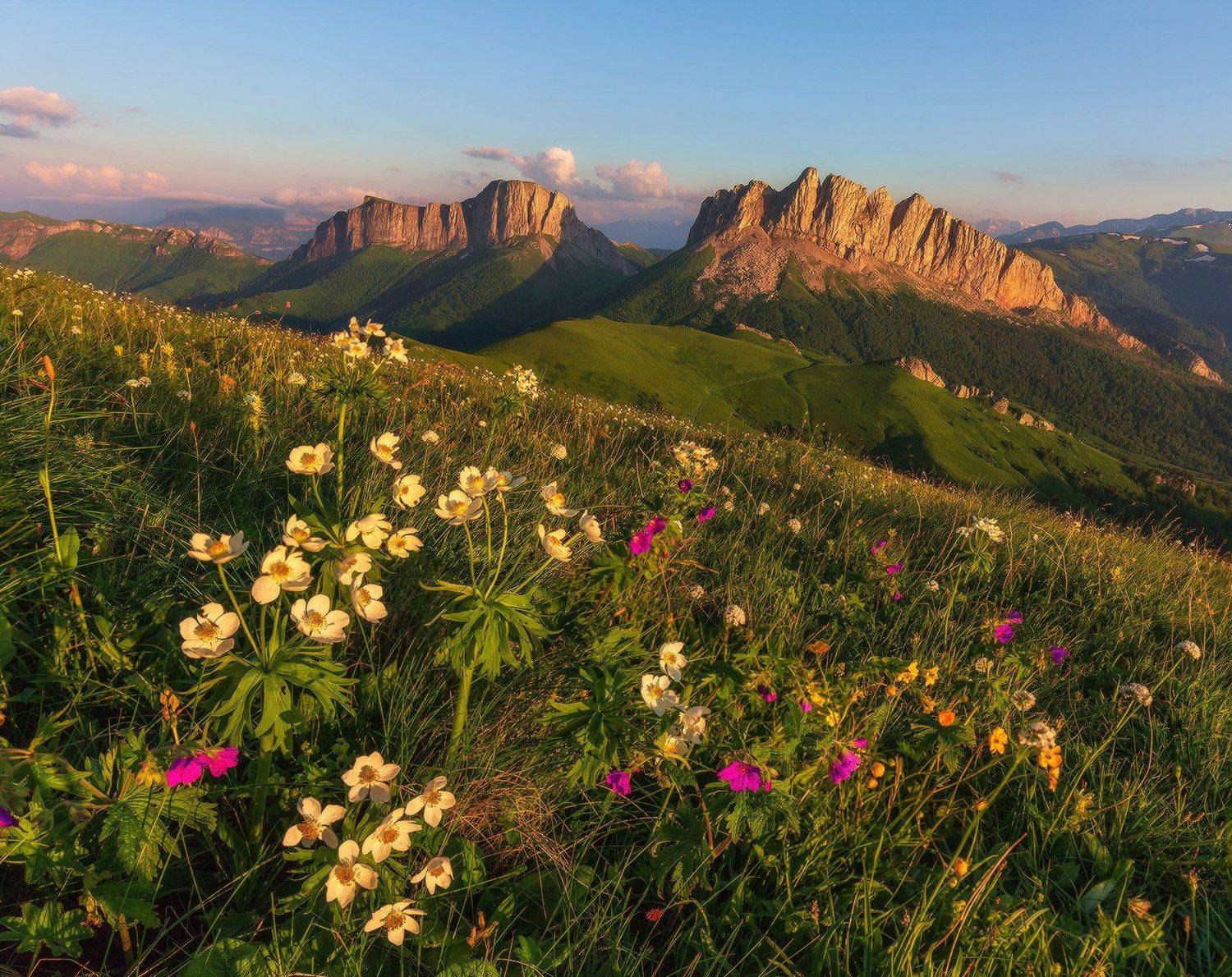 западный кавказ, передовой хребет, ачешбок, перевал,чёртовы ворота, вечер,лето., Николай Мысливцев