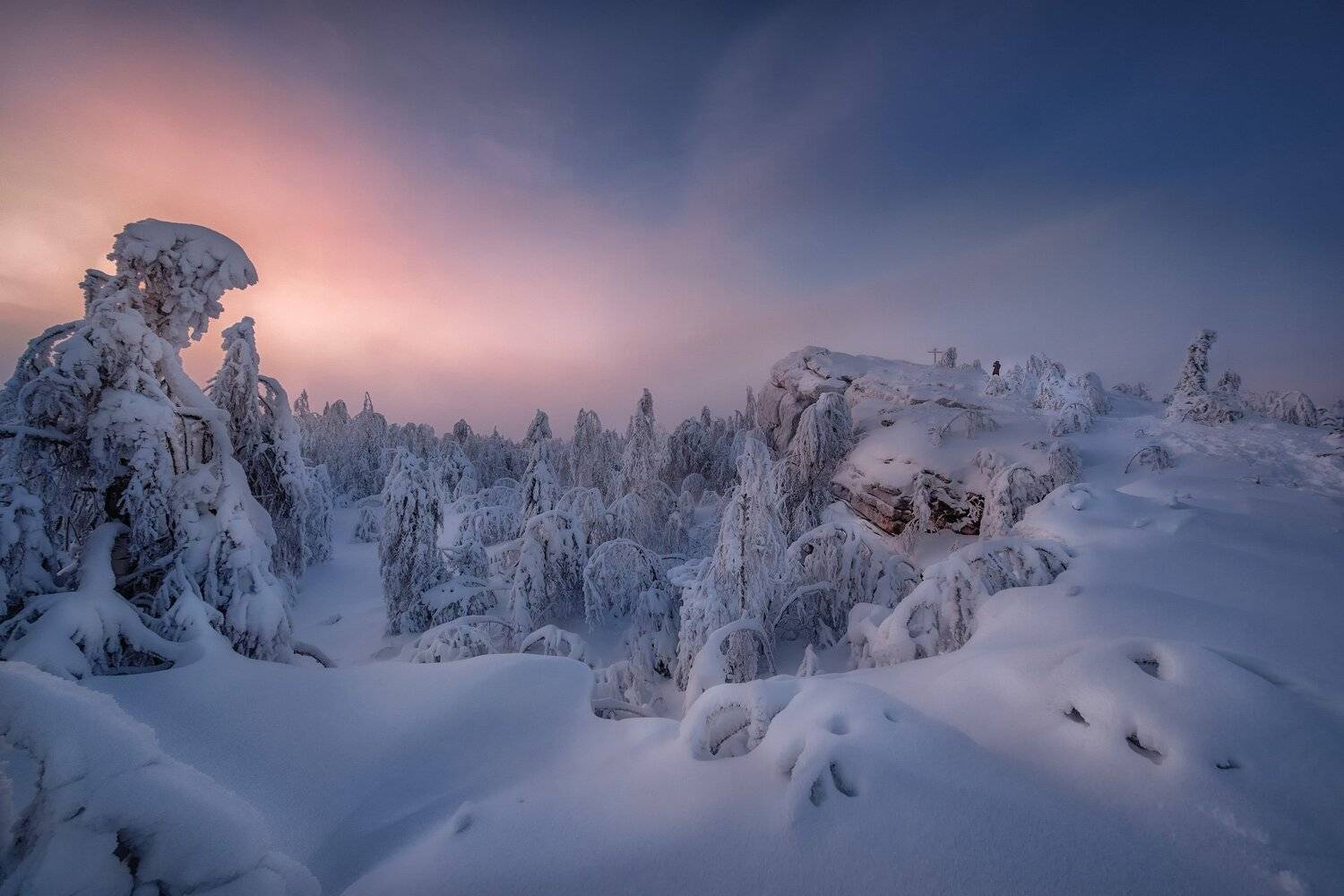 зима, закат, мороз, холод, скалы, деревья, урал, губаха, крест, фотограф, Андрей Чиж