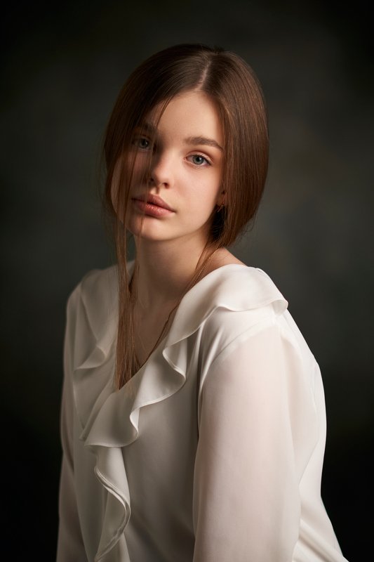 portrait, girl, lowkey, black, beautiful, pretty, eyes, lips, портрет, девушка, blue eyes Алиса фото превью