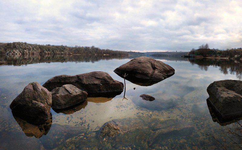 вода,камни,отражение,пейзаж,река,берег,скалы,landscape,релакс,тишина,свет,февраль,evening,хортица,запорожье February evening фото превью