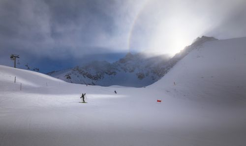 Свечение гало в урочище Чимбулак под Алматы