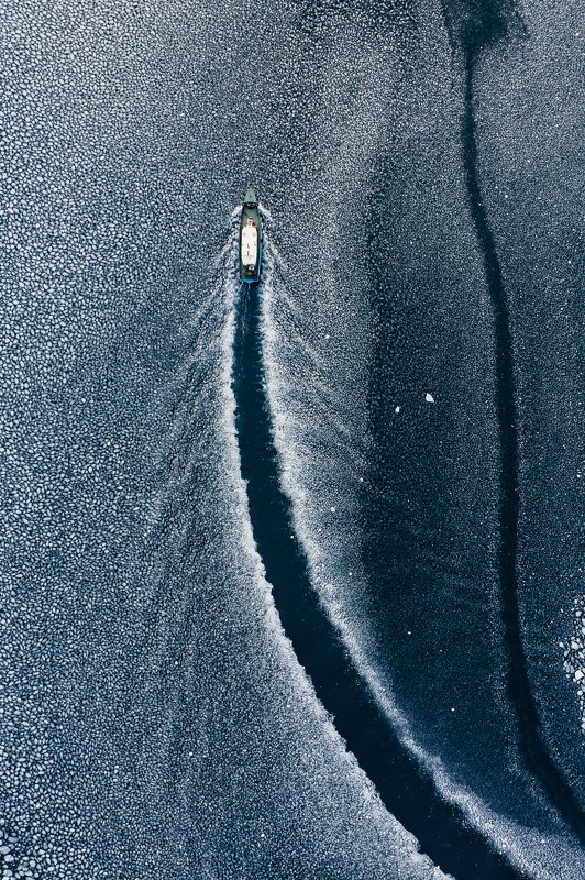 аэросъемка, владивосток, приморье, лед, квадрокоптер, зима, катер По ледяному полю! фото превью