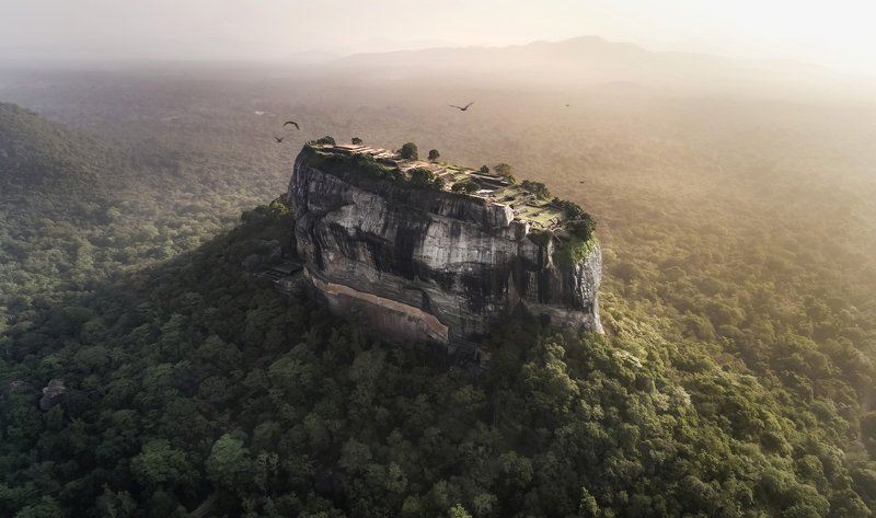 sigiriya, sri-lanka, sunrise, шри-ланка, цейлон, сигирия, рассвет Sigirya rock looks like a submarine in the middle of the forest! фото превью
