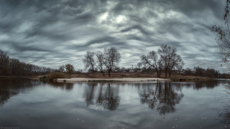 украина, коростышев, осень, река, тетерев, природа, облака, магия, волшебство, магия, таинство, явление, сказка, уединение, грусть, тишина, плыть, отражение, волны, рябь, листья, берег,  фотограф, чорный, Sorrow фото превью