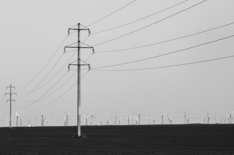 провода, поле, безмятежность, ветряки, чёрнобелое, wires, field, serenity, windmills, black and white Безветренность фото превью