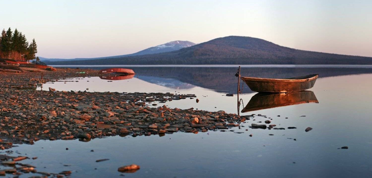 зюраткуль, лодочка, лодка, весна, горы, озеро, южный урал, вода, вечер, панорама, muscka