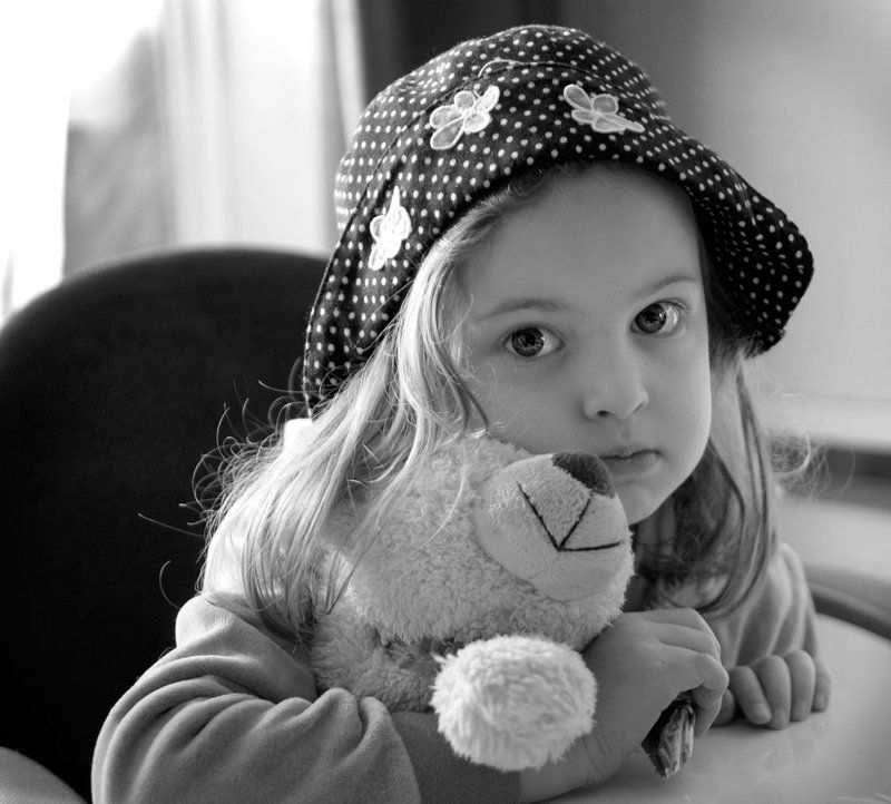 Аня с мишкой. фото превью