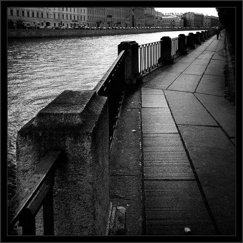 Черно-белый питерский брутальный квадрат