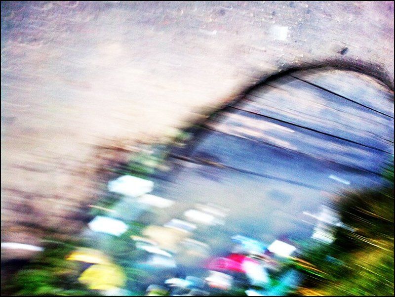 я смотрю в темноту фото превью