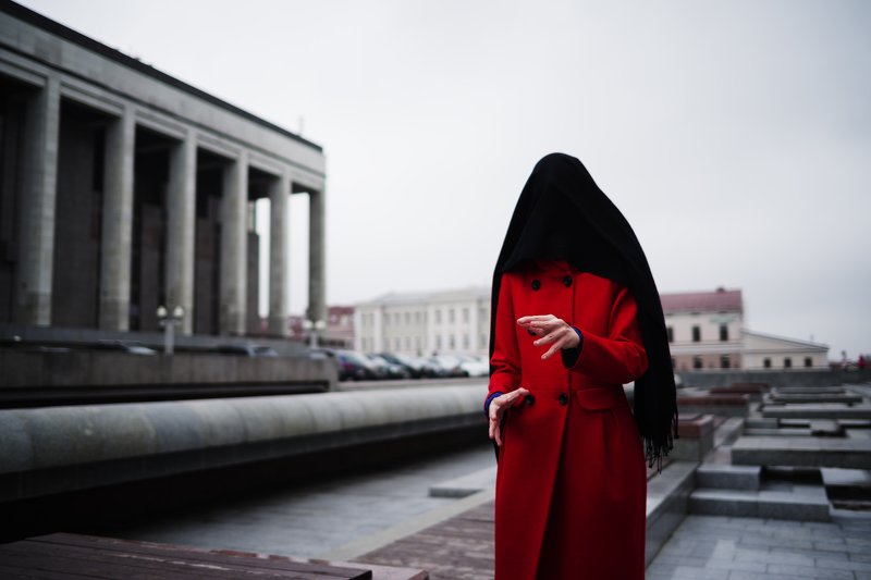 Красный смех. фото превью