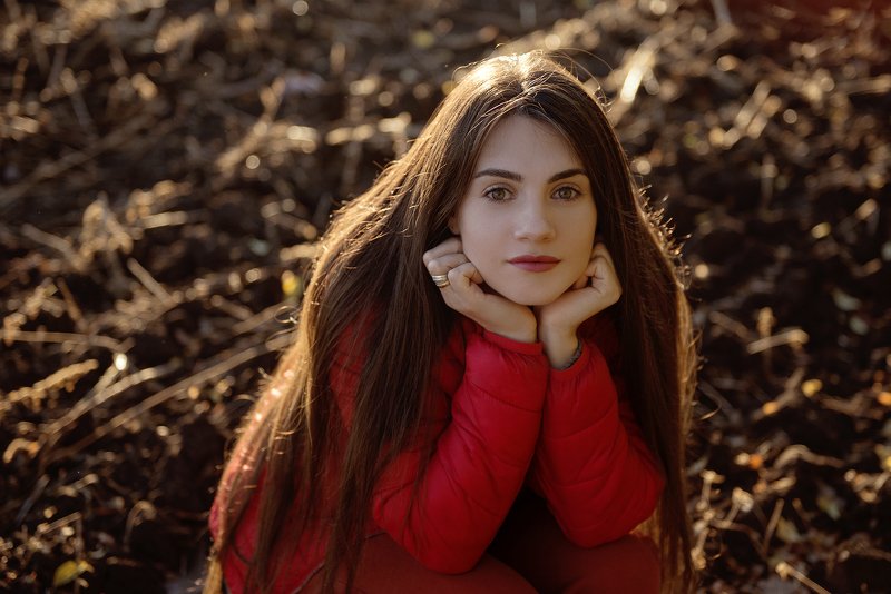 девушка, поле, красный цвет, длинные волосы Angelina фото превью