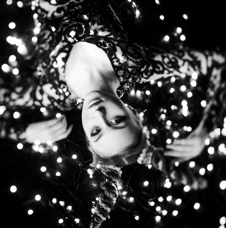 сказка, фантазия, цветок, девушка, молодая, юность, легкость, модель, прозрачный, взгляд, глаза, эльф, нереально, красивая, портрет, цвет, легкость, лето, ангел, огонь, огни, гирлянда, свет, светится,  Liz фото превью