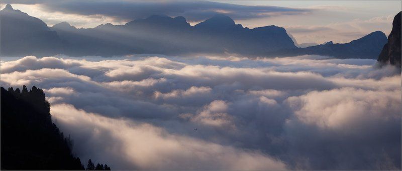 доломиты, dolomiti разбежавшись прыгнуть со скалы... фото превью
