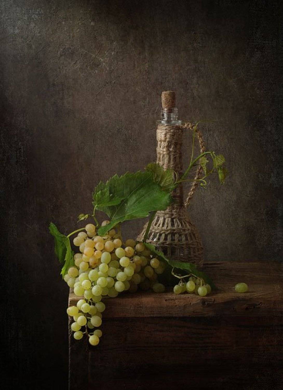 натюрморт, виноград, гроздь , бутыль, Галина Рябикова-Багузова