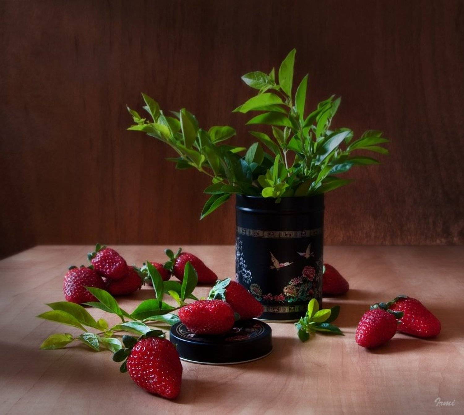 клубничка, банка, растения, Юрий Юшваев