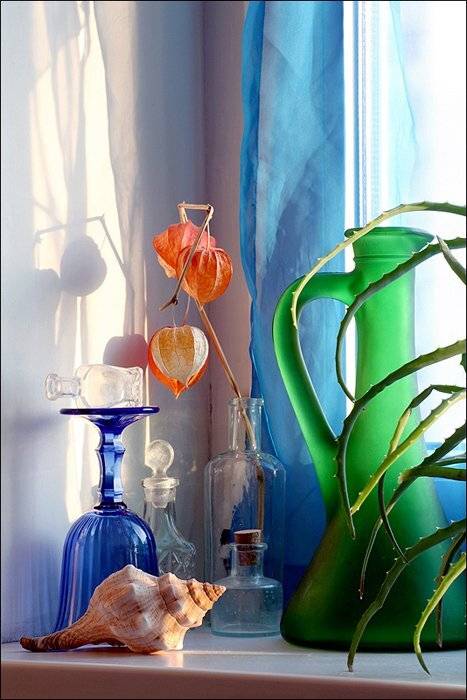 бокал, бутылки, физалис, тень, окно, Victor Pechenev