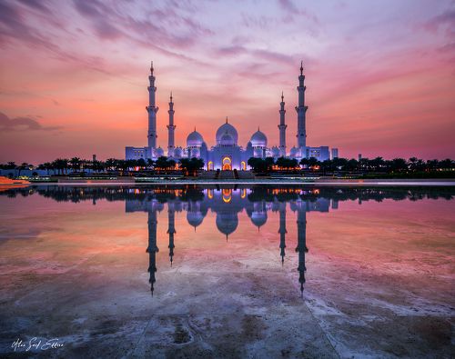 Sheikh Zayed Mosque At blue hour
