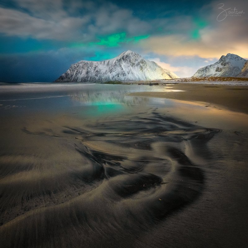 lofoten, islands, norway, landscape, mountains, northern lights, лофотены, острова, норвегия, пейзаж, пляж, февраль, зима, природа, север, северное сияние, ночь, гора, море Ночь на пляже Skagsanden фото превью