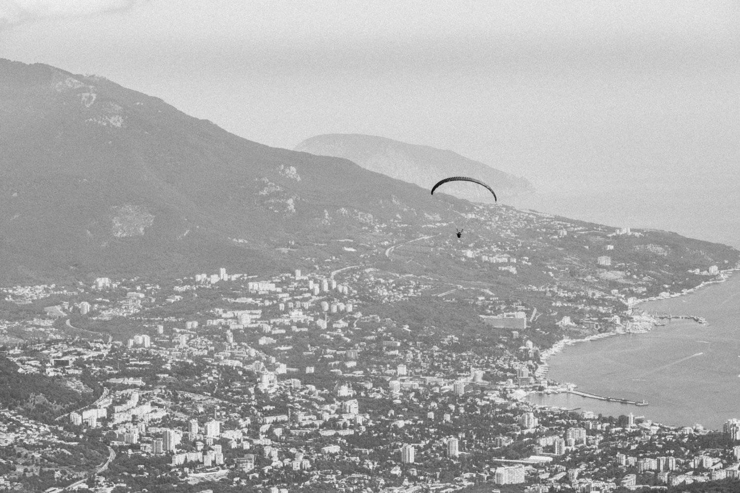 параплан, Ялта, Крым, город, небо, paraglider, Yalta, Crimea, the city, sky, Артём Корнев