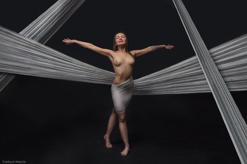 девушка, настроение, красота Неевклидова геометрия фото превью